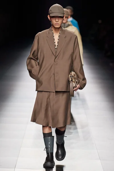 Look 22